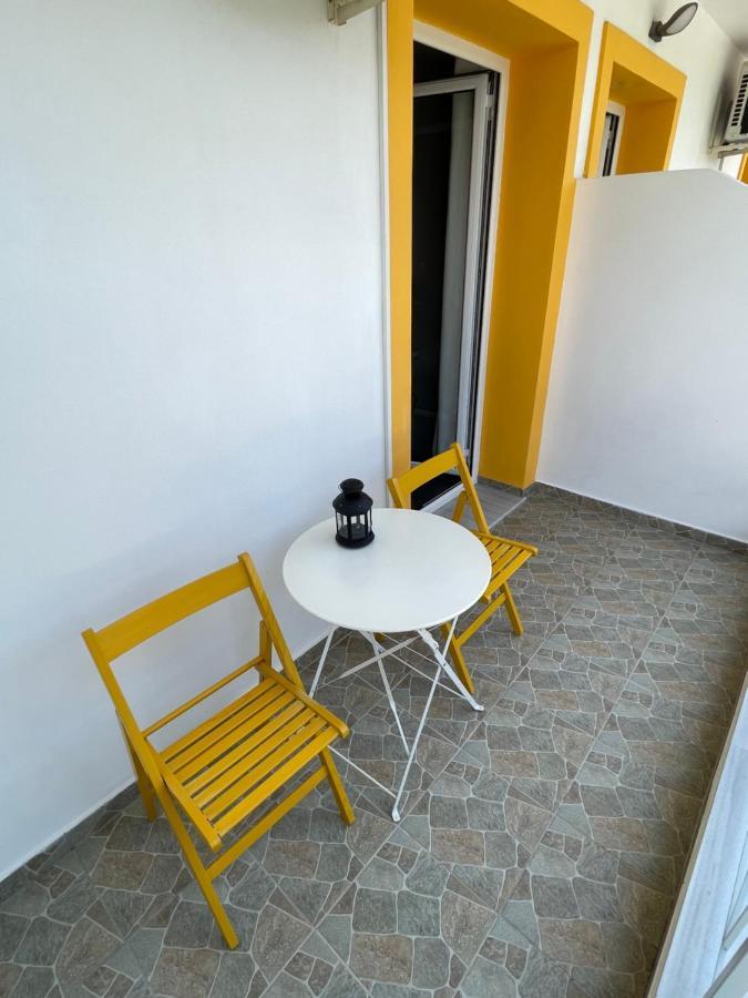 Orchard Retreat Aparthotel Himare Bagian luar foto