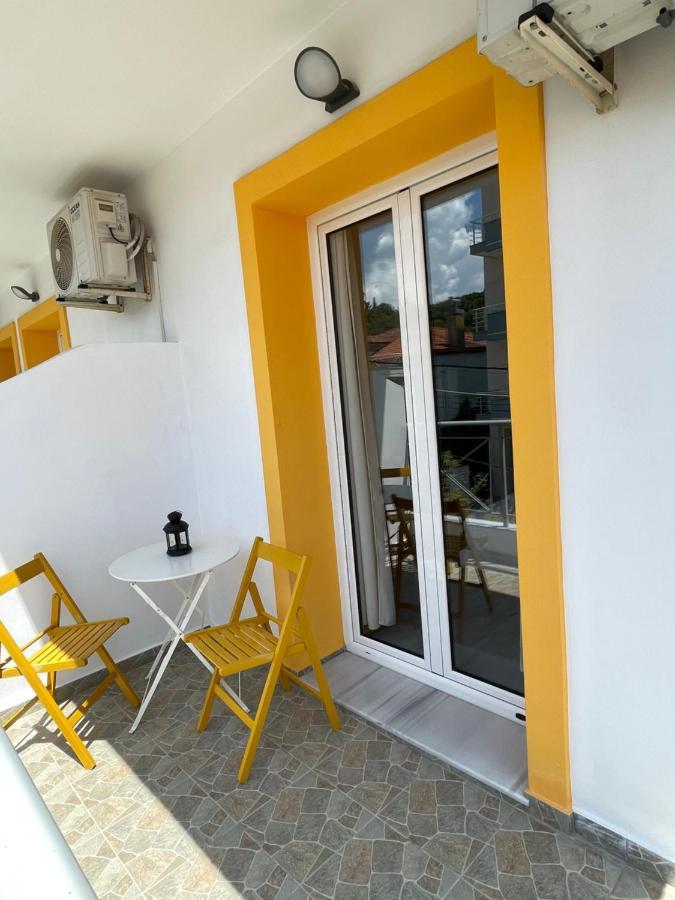 Orchard Retreat Aparthotel Himare Bagian luar foto