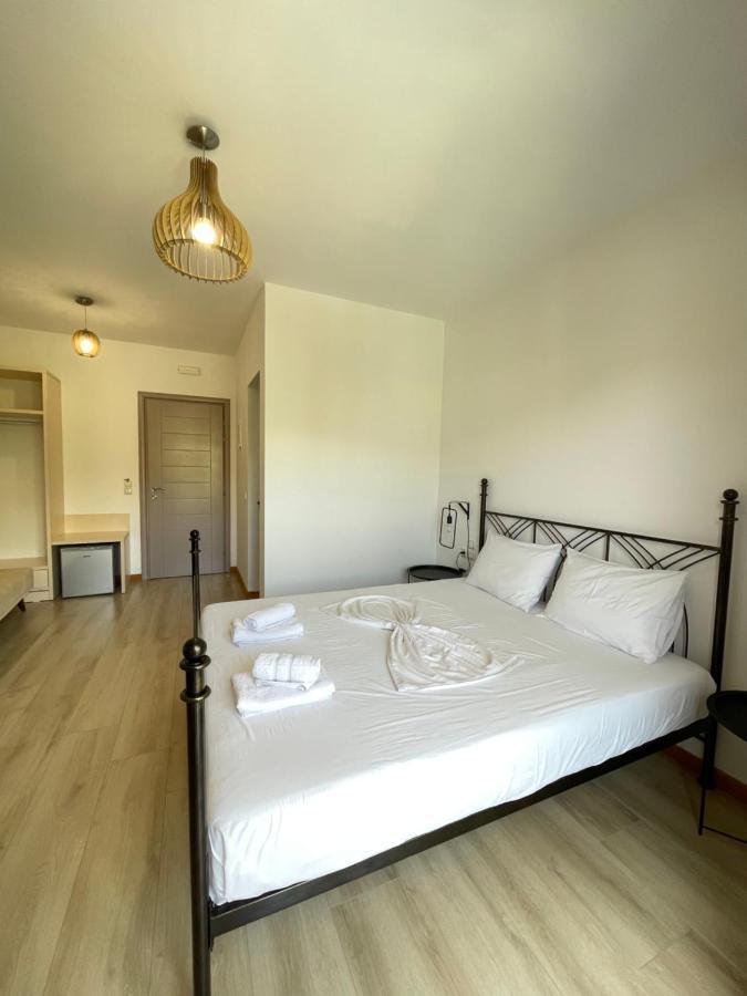 Orchard Retreat Aparthotel Himare Bagian luar foto