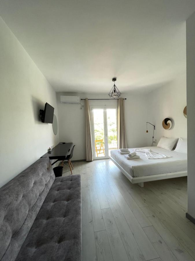 Orchard Retreat Aparthotel Himare Bagian luar foto