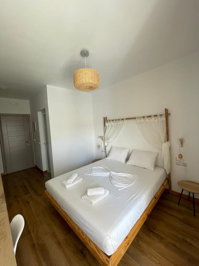 Orchard Retreat Aparthotel Himare Bagian luar foto