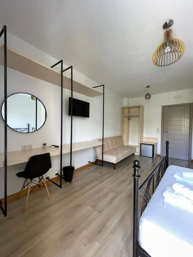 Orchard Retreat Aparthotel Himare Bagian luar foto
