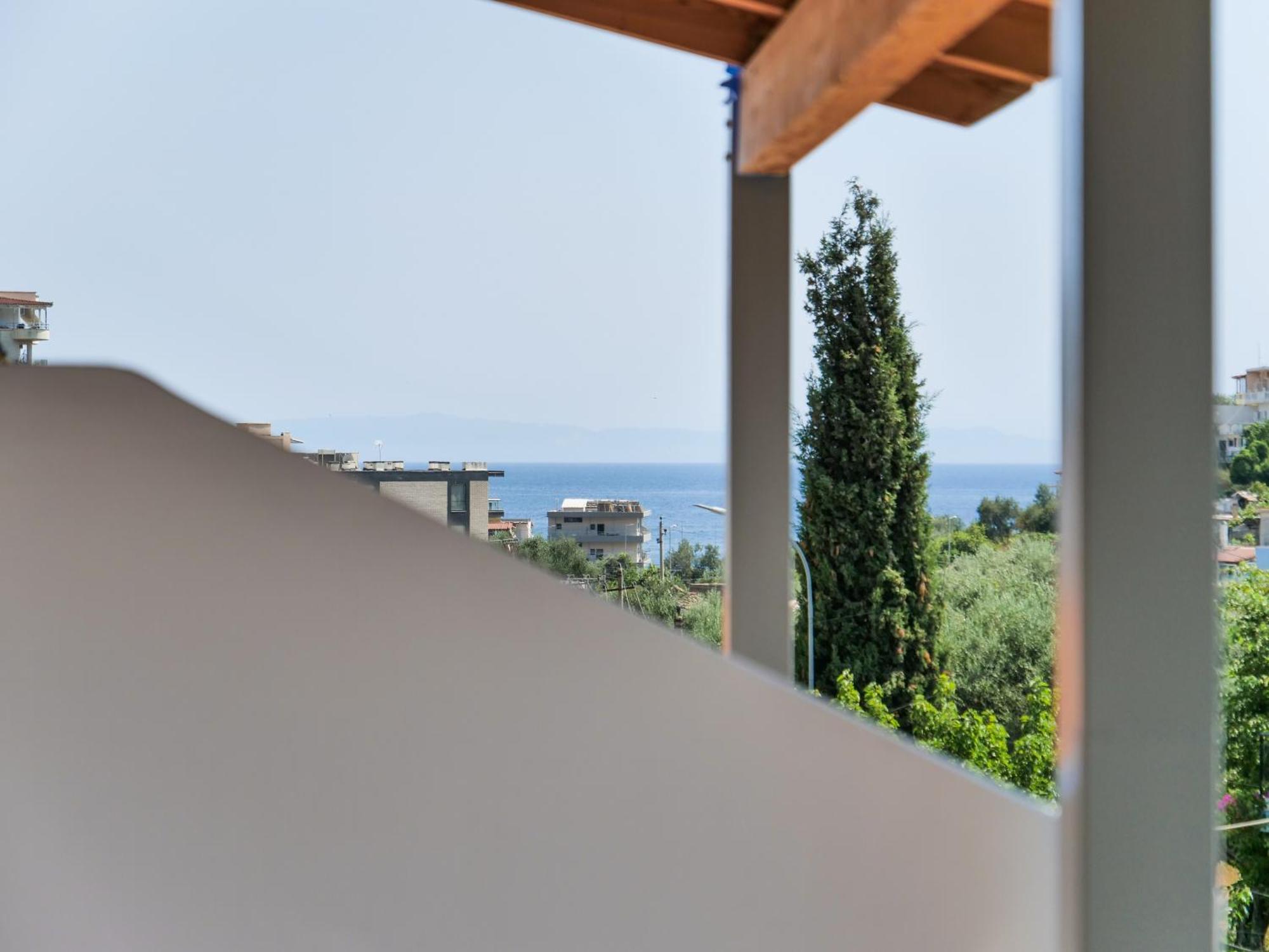 Orchard Retreat Aparthotel Himare Bagian luar foto
