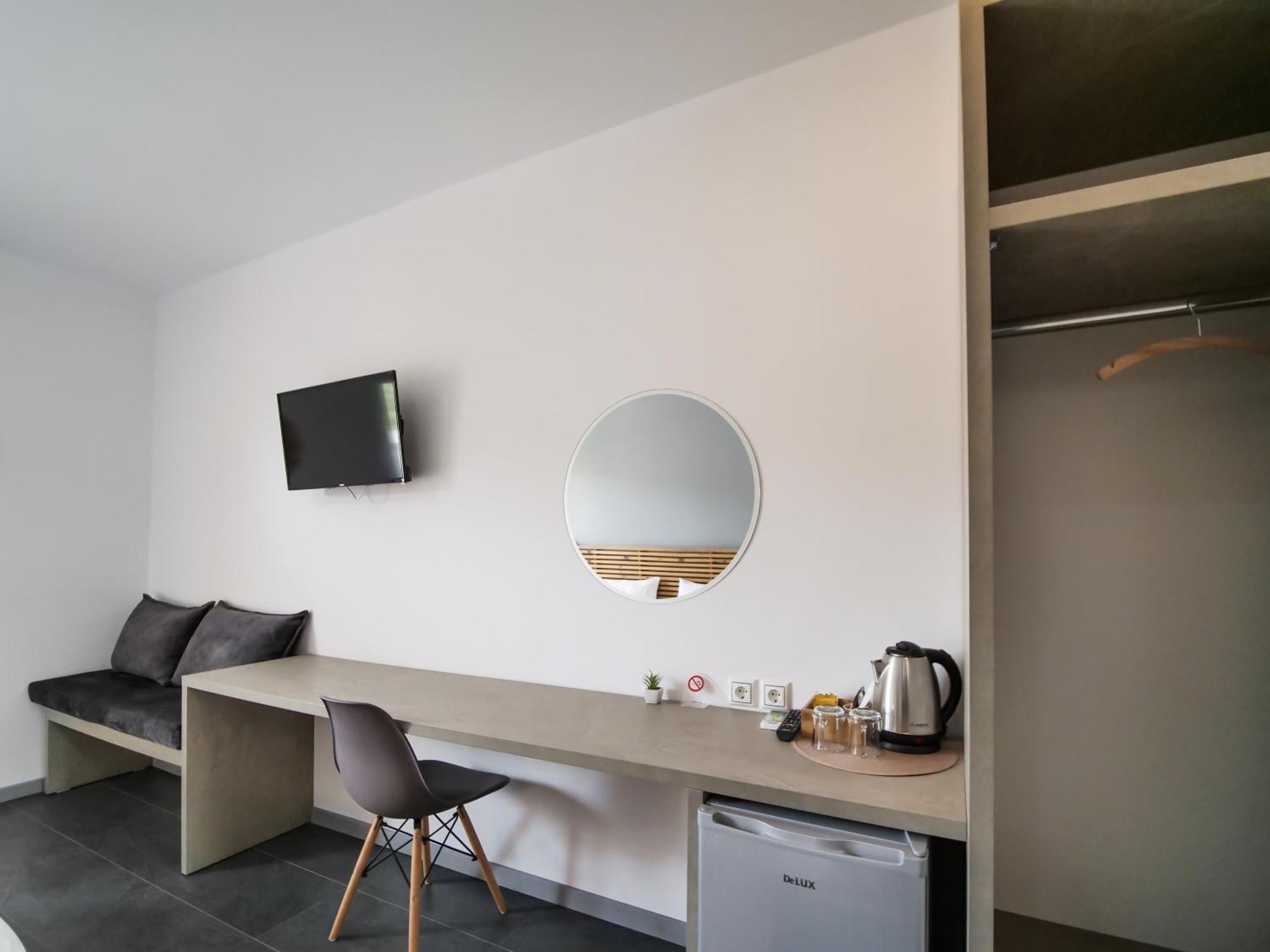 Orchard Retreat Aparthotel Himare Bagian luar foto