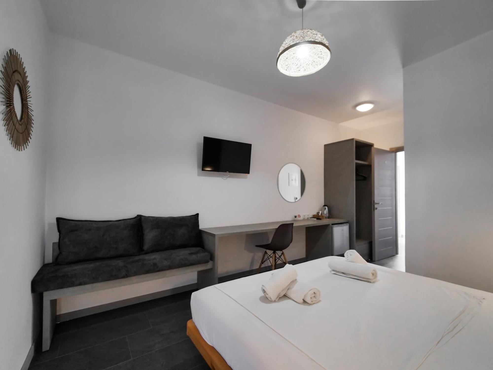 Orchard Retreat Aparthotel Himare Bagian luar foto