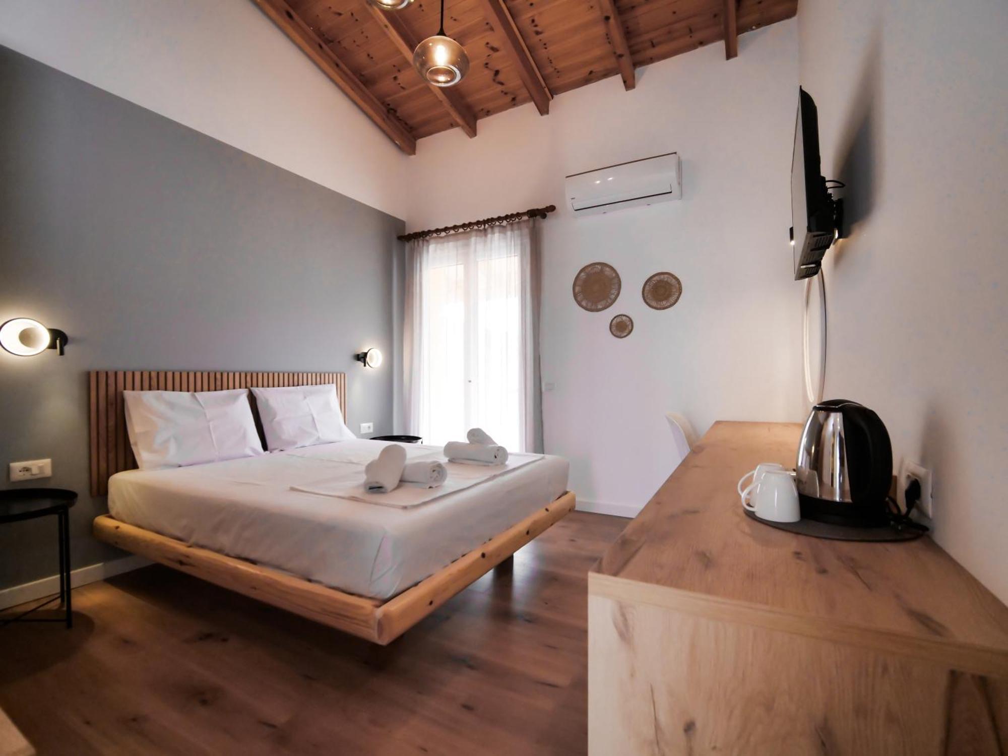 Orchard Retreat Aparthotel Himare Bagian luar foto