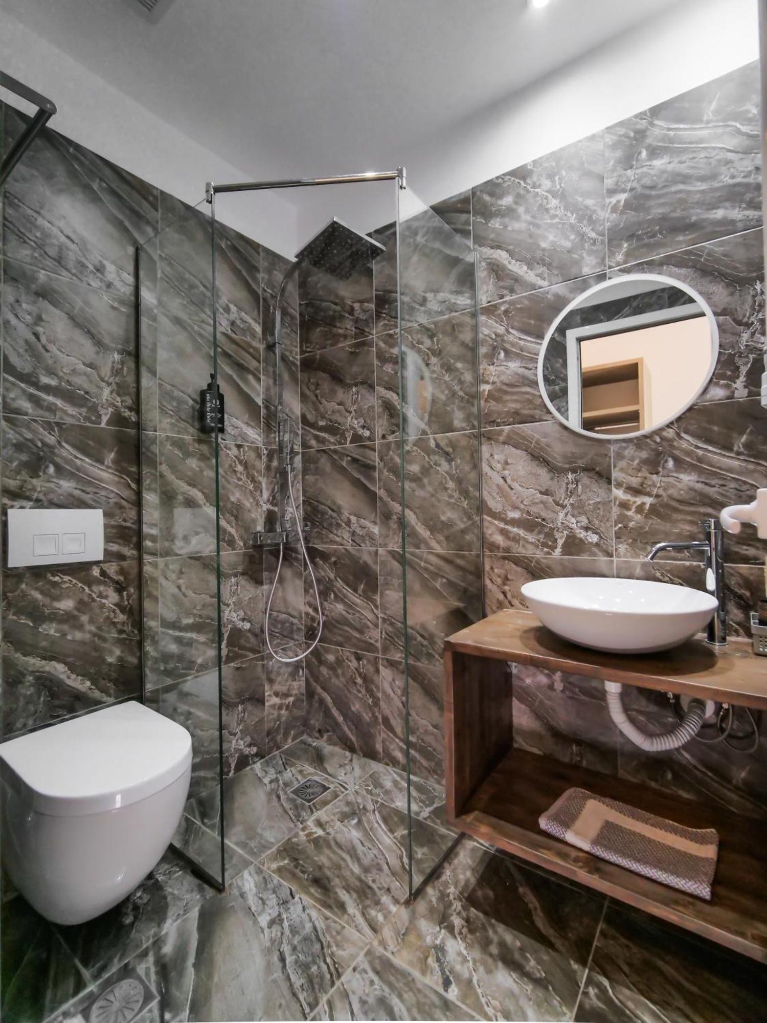 Orchard Retreat Aparthotel Himare Bagian luar foto