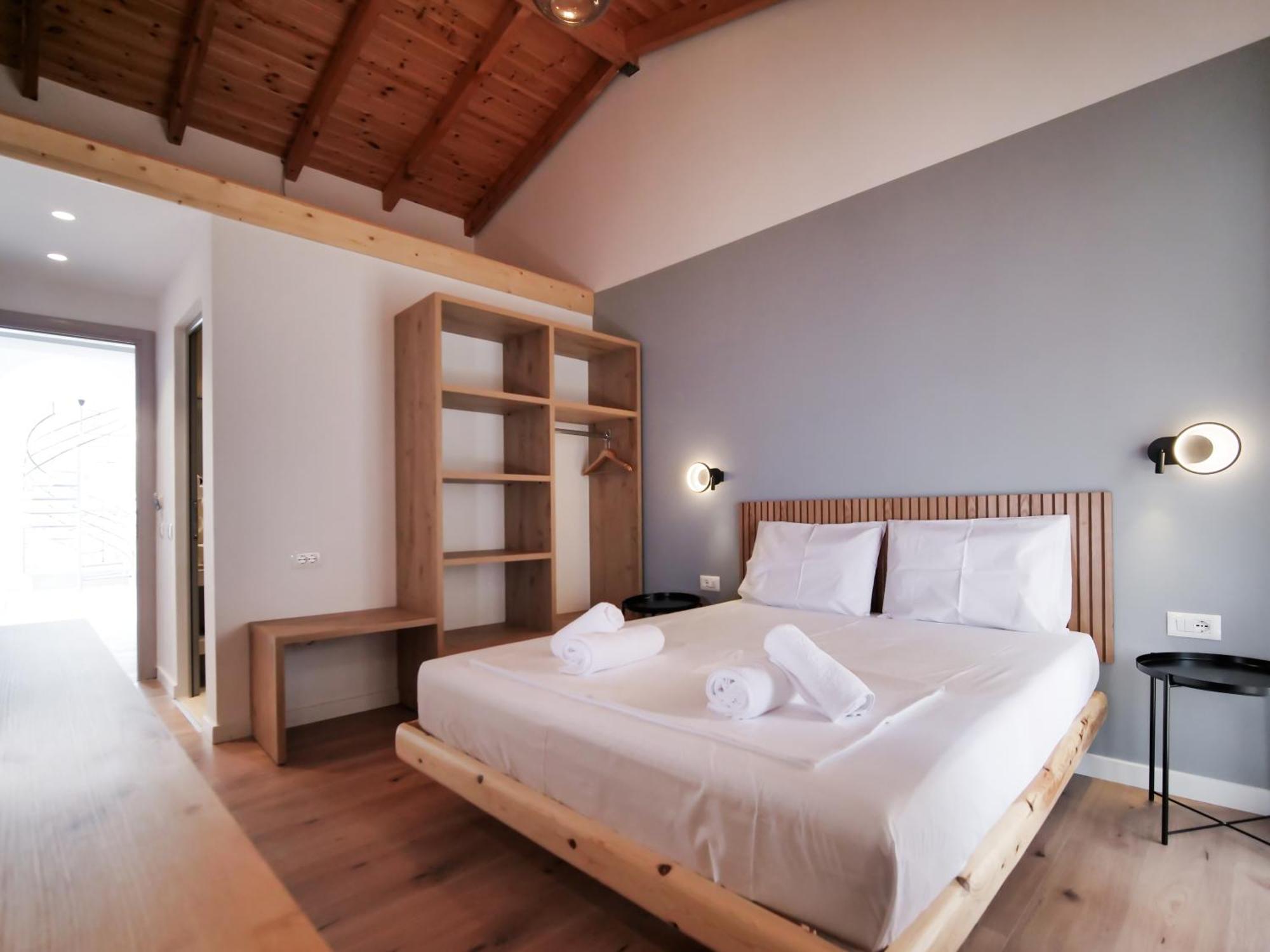 Orchard Retreat Aparthotel Himare Bagian luar foto