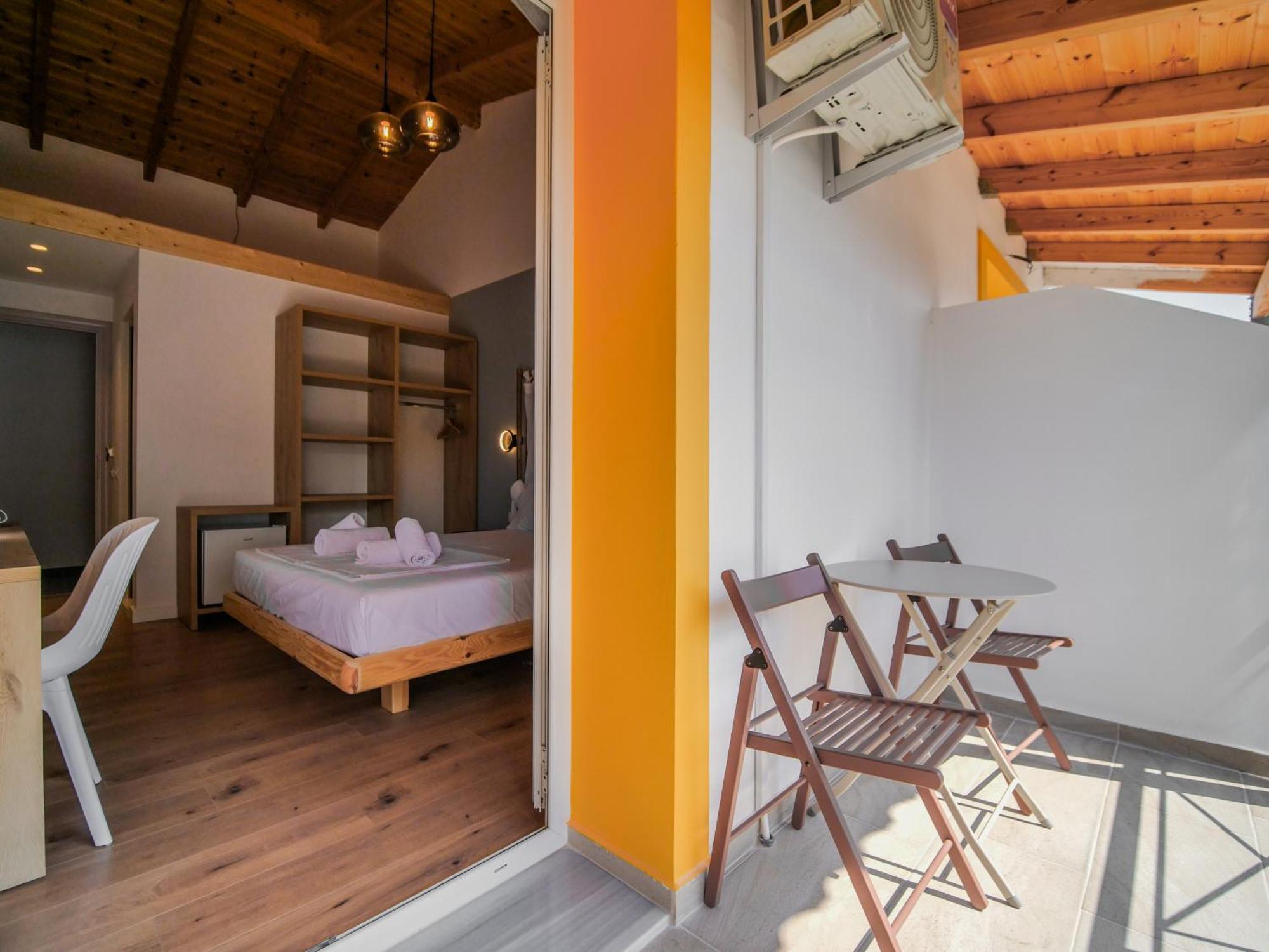 Orchard Retreat Aparthotel Himare Bagian luar foto