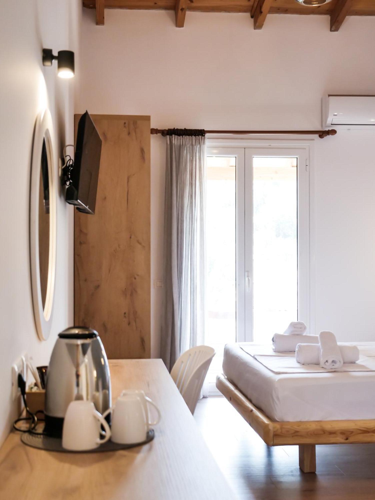 Orchard Retreat Aparthotel Himare Bagian luar foto