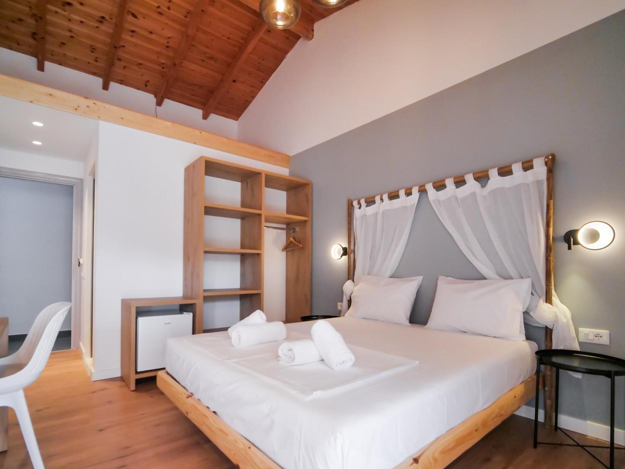 Orchard Retreat Aparthotel Himare Bagian luar foto