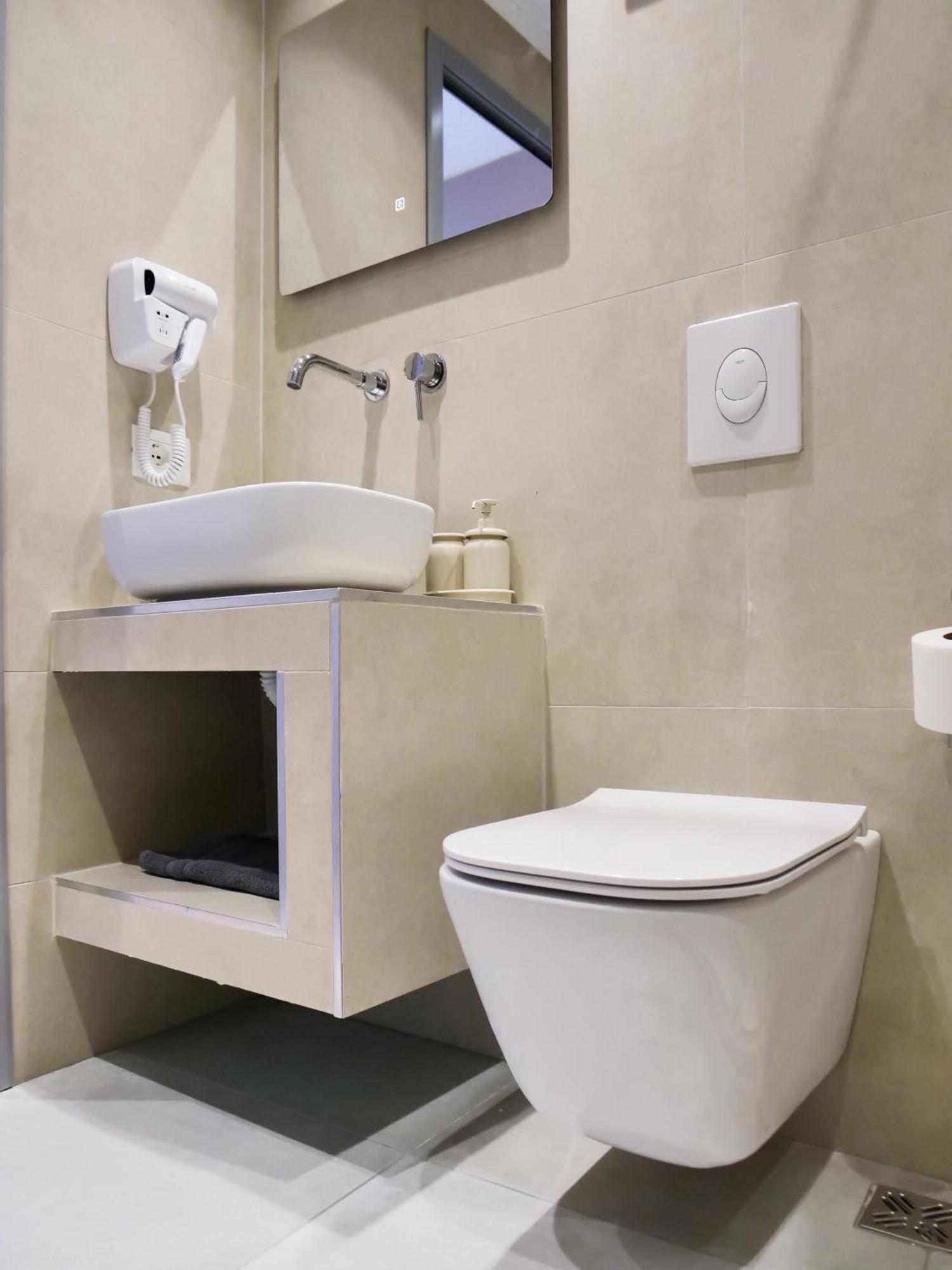 Orchard Retreat Aparthotel Himare Bagian luar foto