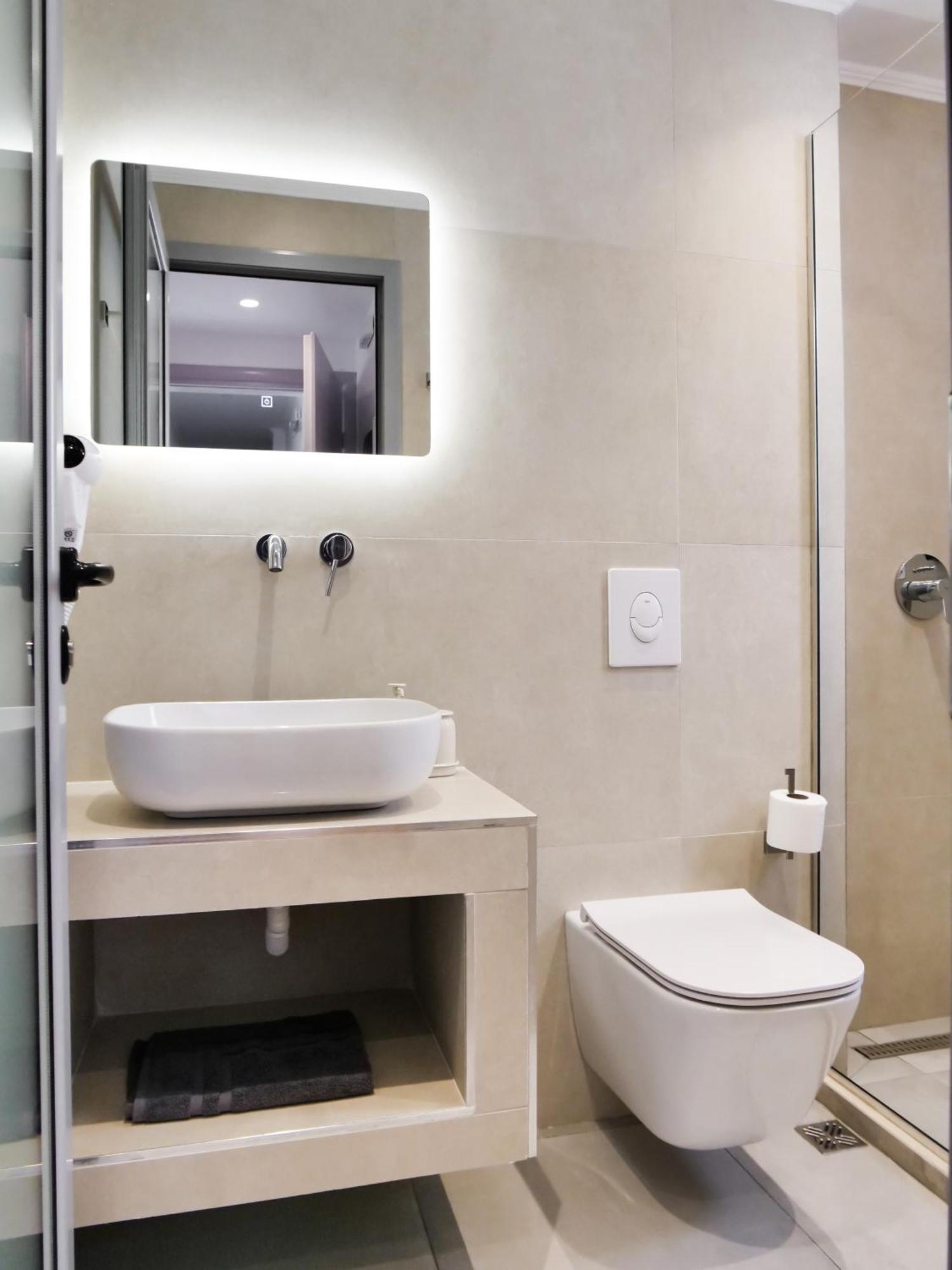 Orchard Retreat Aparthotel Himare Bagian luar foto